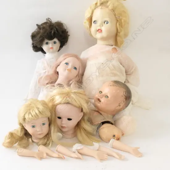 BOX OF DOLLS, INCLUDING PORCELAIN ETC