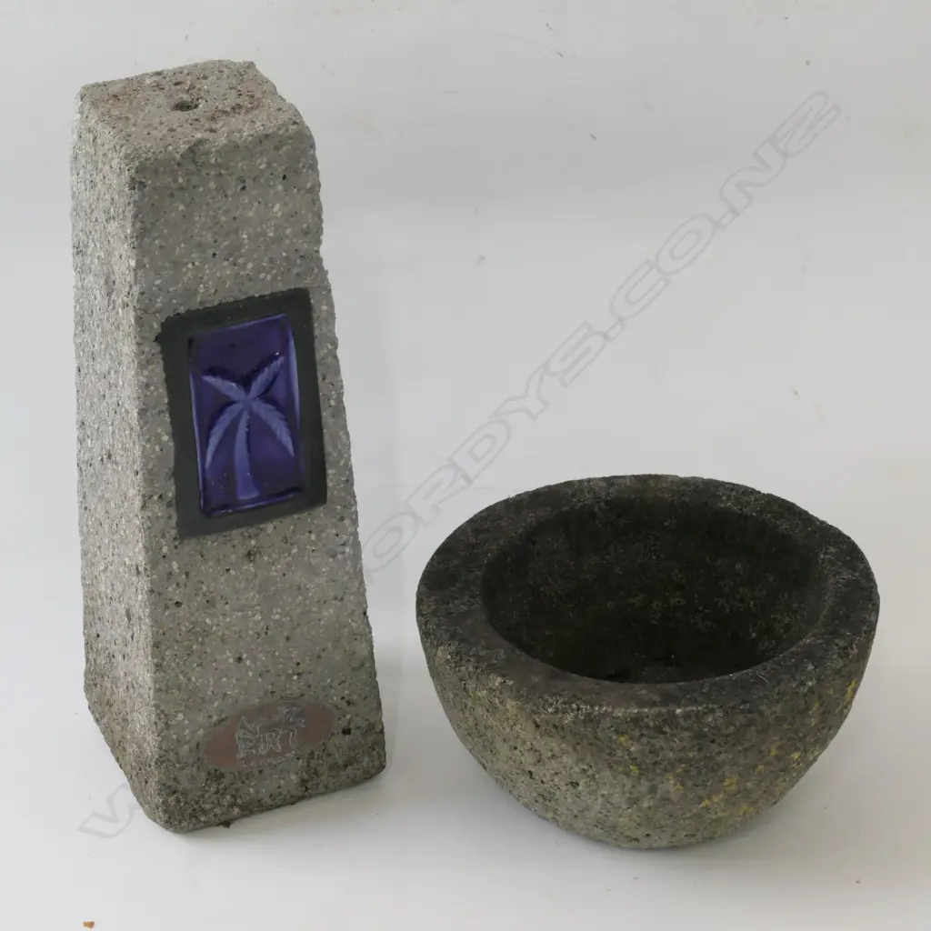 TWO GARDEN ORNAMENTS LARGEST H. 355 Image 1++