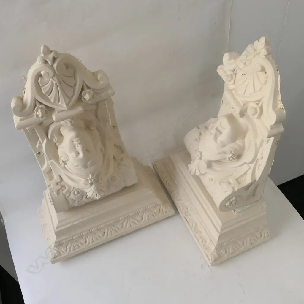 PR CLASSICAL CAST PLASTER CORBELS W MASKS H.580mm Image 1++