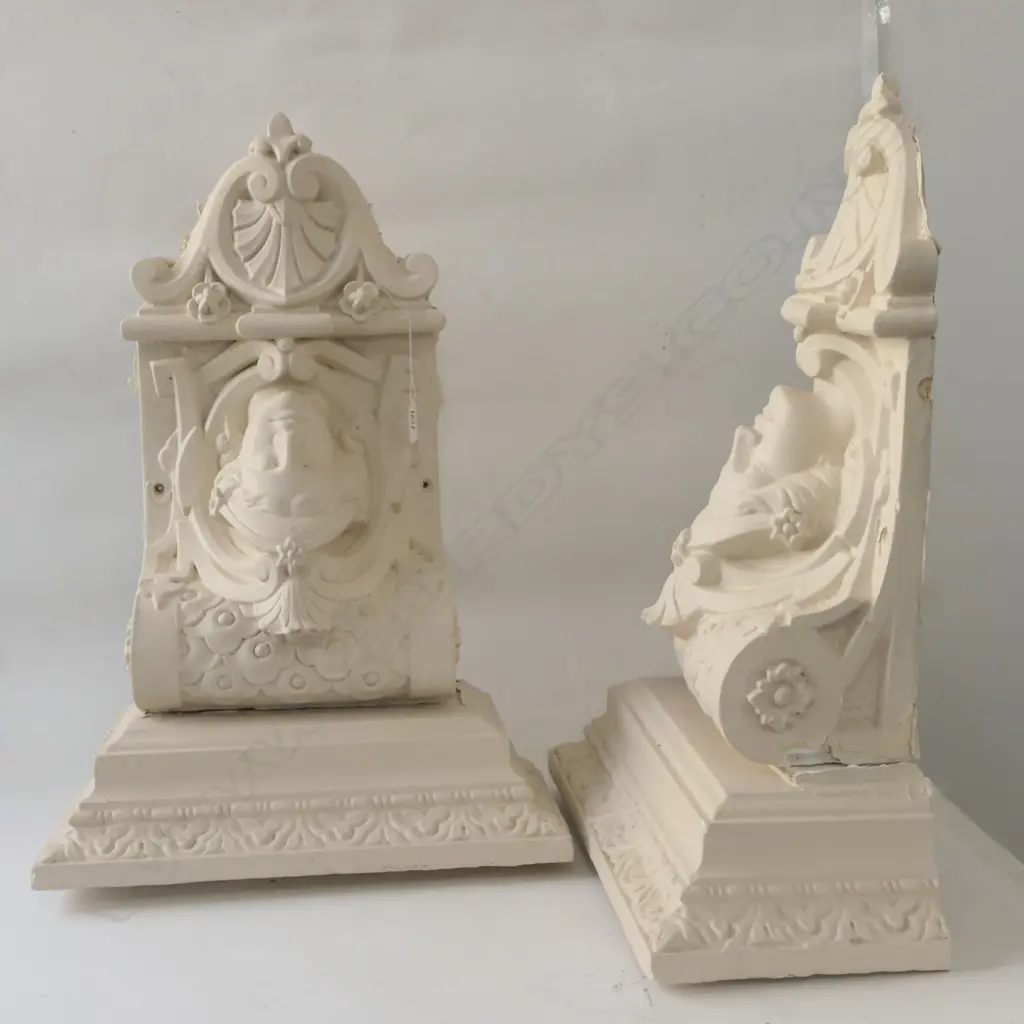 PR CLASSICAL CAST PLASTER CORBELS W MASKS H.580mm Image 1++