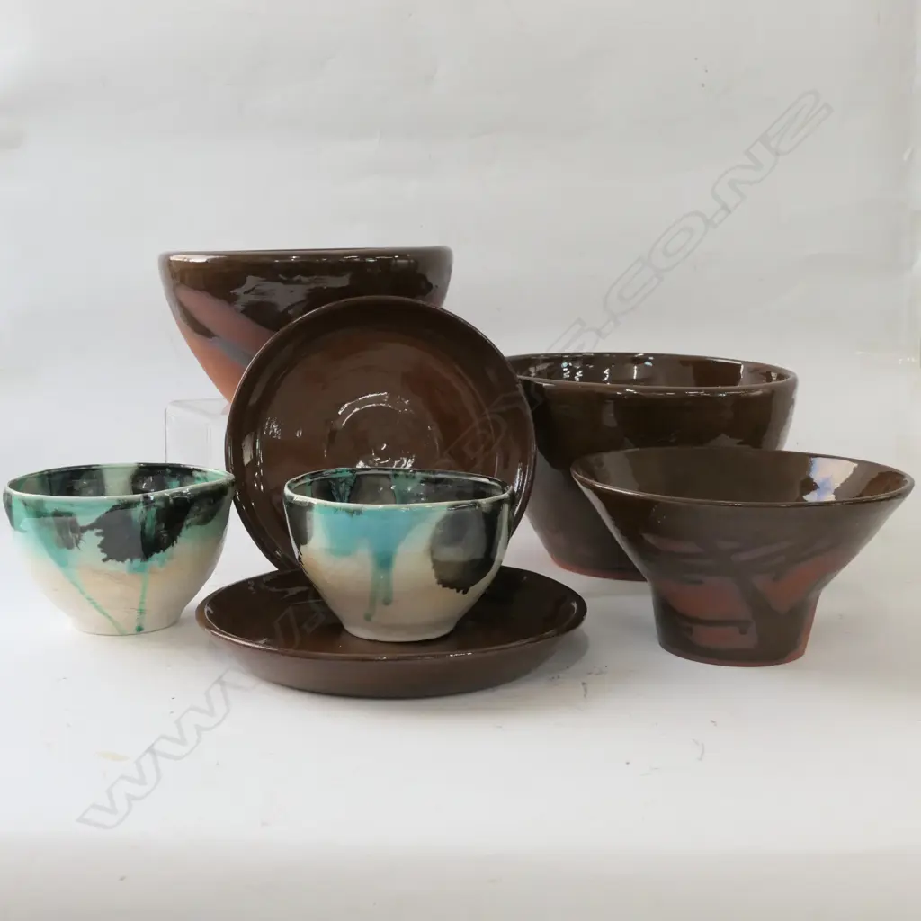 ASST NZ STUDIO POTTERY - MOSTLY MATT MCLEAN Image 1++