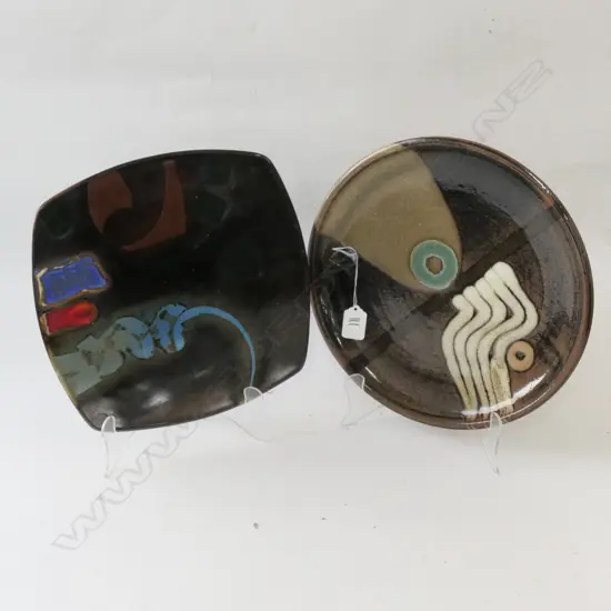 2 BRIAN GARTSIDE POTTERY DISHES LARGEST DIA. 300