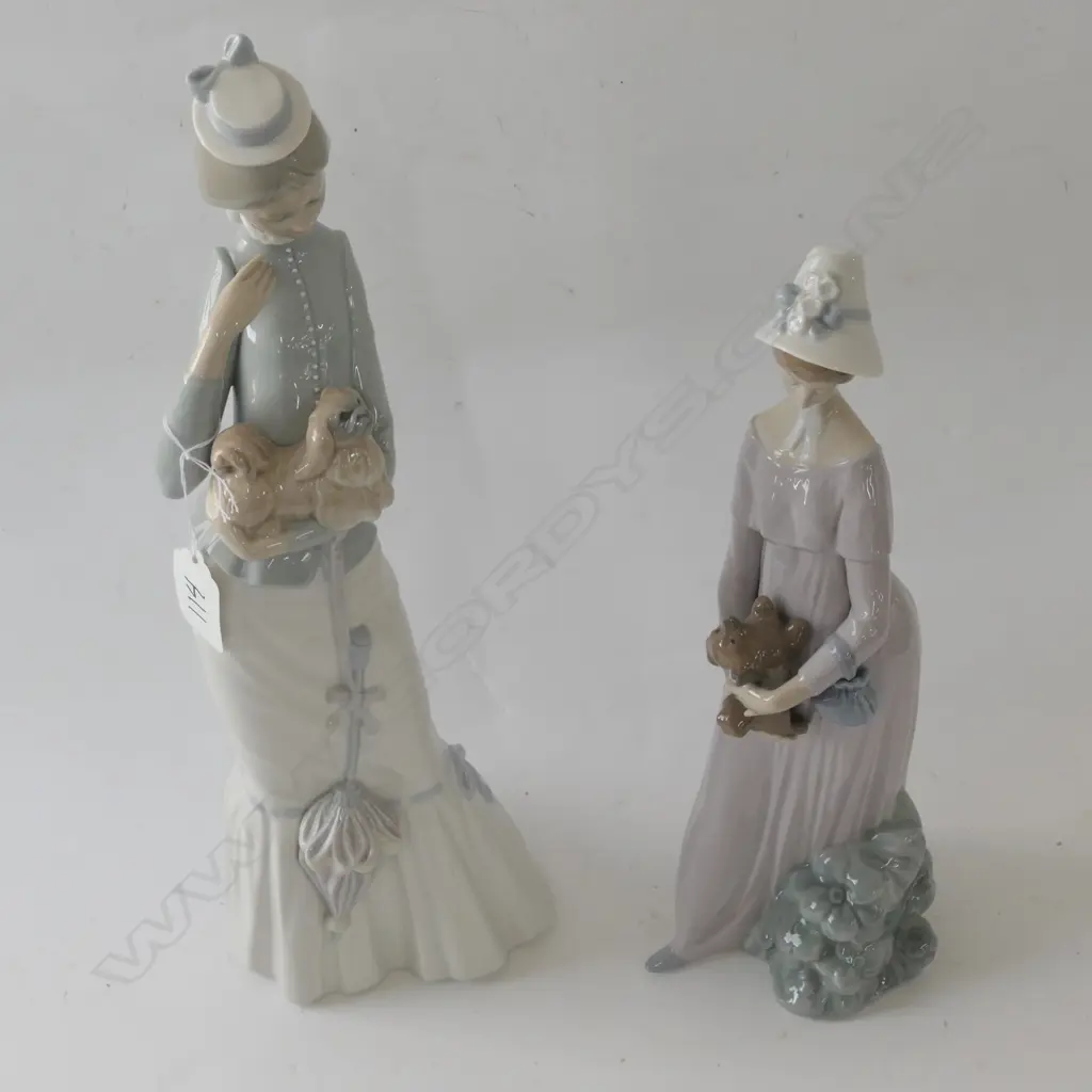 2 LLADRO LADIES WITH DOGS LARGEST 380MM H Image 1++