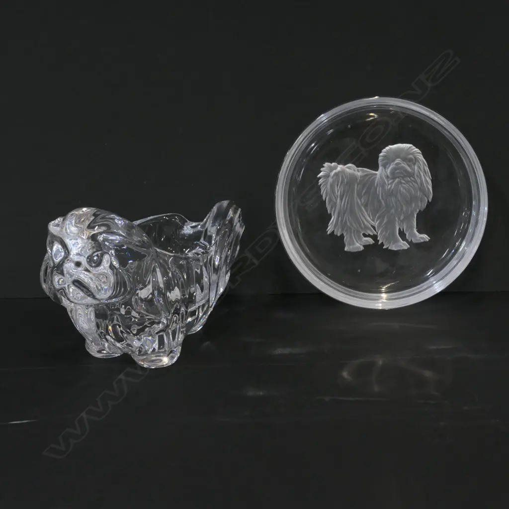 ART VANNES PEKINGESE AND ENGRAVED COASTER Image 1++