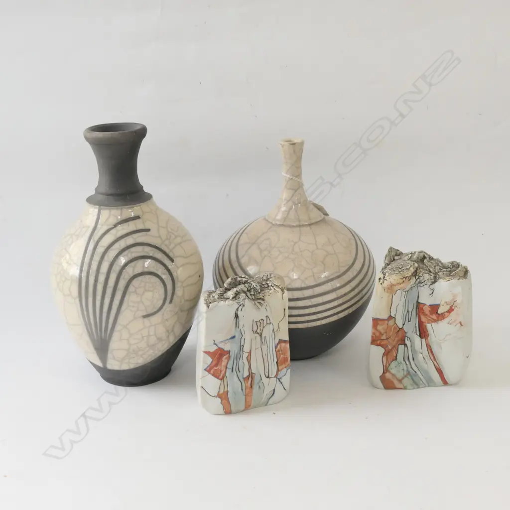 A PAIR OF ORGANIC POTTERY FORMS BY JULIA VAN HELDEN  PR NZ STUDIO POTTERY VASES Image 1++