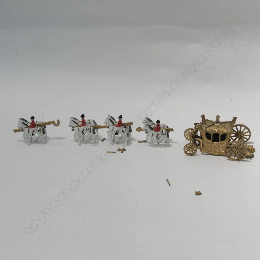 BOX OF BRITAINS, CAVALRY ETC Image 1++