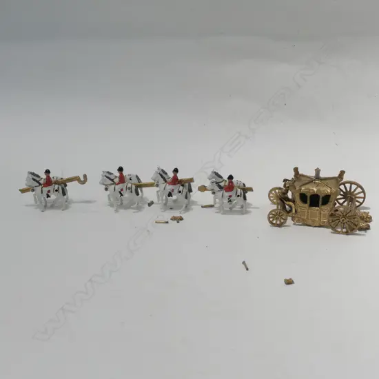 BOX OF BRITAINS, CAVALRY ETC
