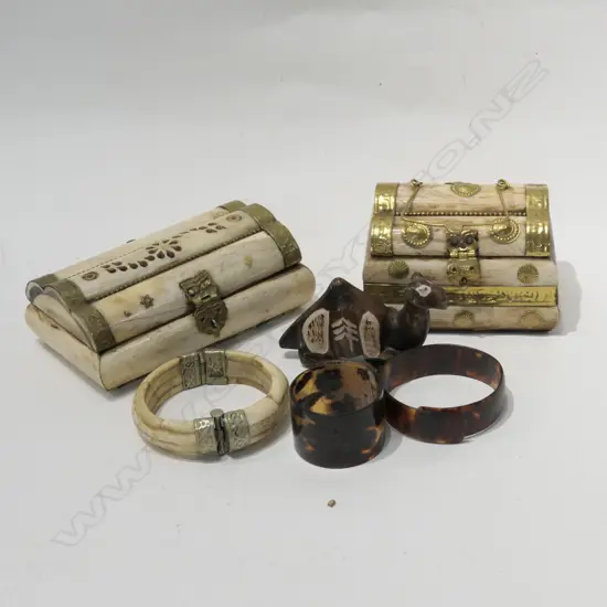 PAIR OF IVORINE TRINKET BOXES ETC