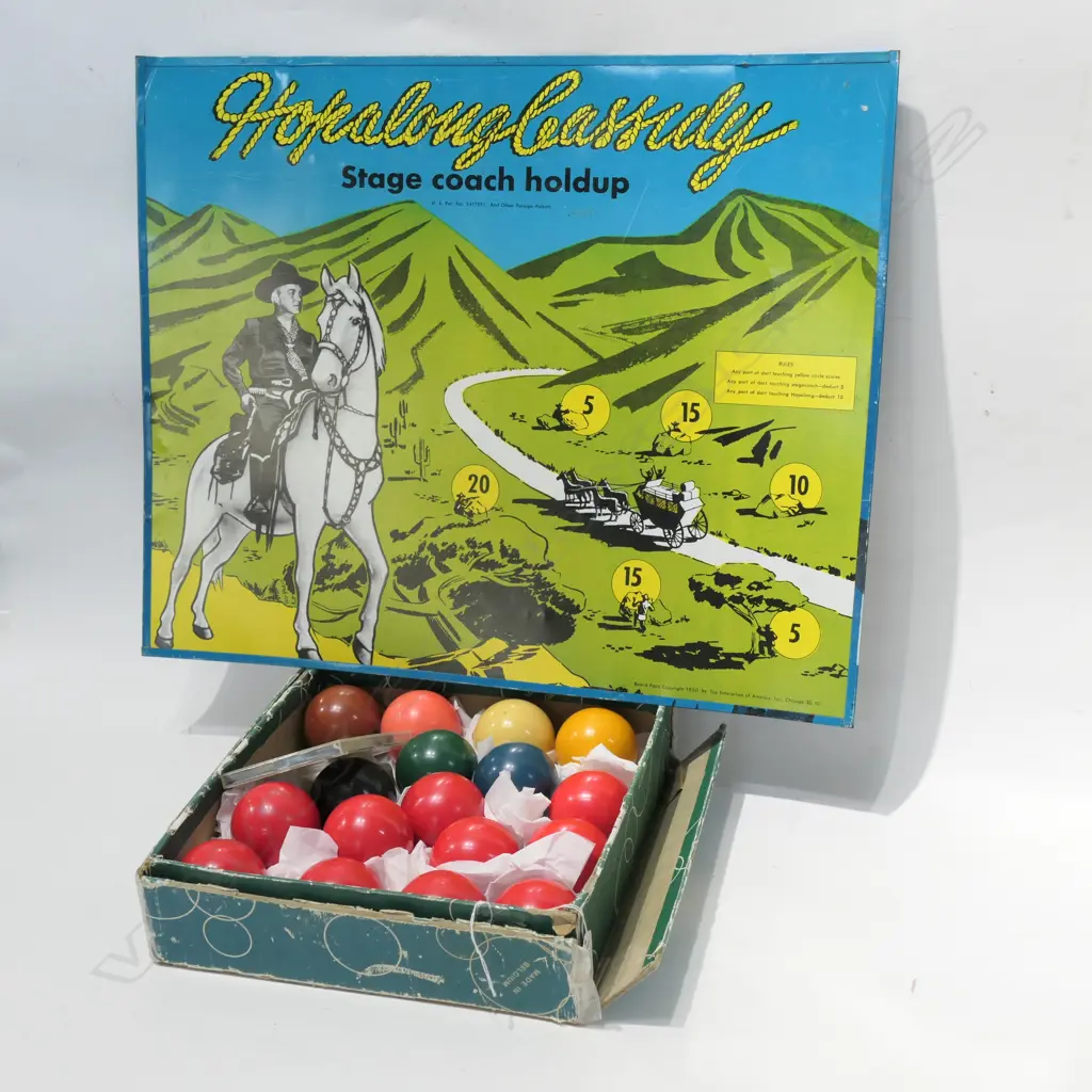 ORIG HOP ALONG CASSIDY TARGET PRACTICE METAL DART BOARD 1950 + ARAMITH BILLIARD BALLS IN BOX Image 1++