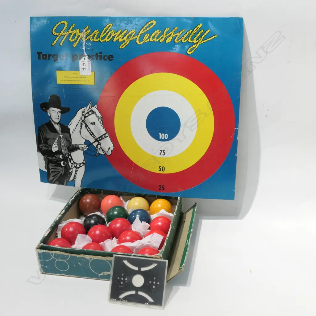ORIG HOP ALONG CASSIDY TARGET PRACTICE METAL DART BOARD 1950 + ARAMITH BILLIARD BALLS IN BOX Image 1++