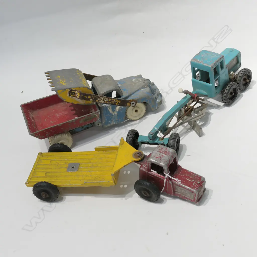 THREE FUN HO TOYS Image 1++