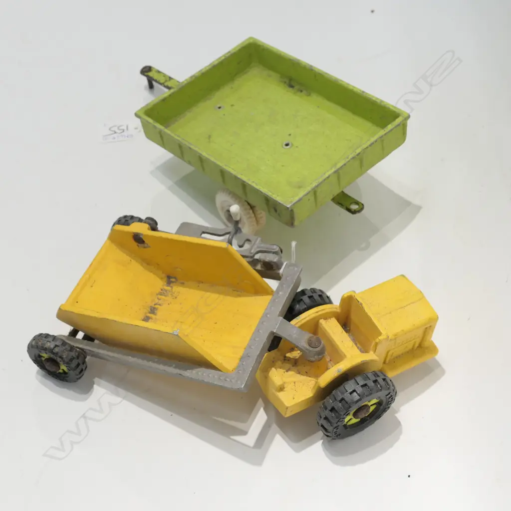 FUN HO TRACTOR AND TRAILER Image 1++