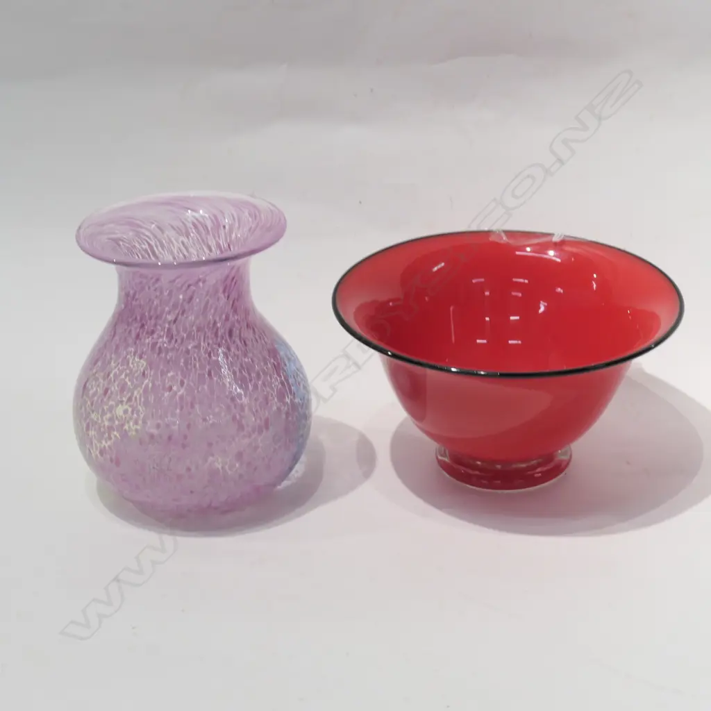 KOSTA BODA VASE AND HOGLUND GLASS VASE, BOTH SIGNED Image 1++