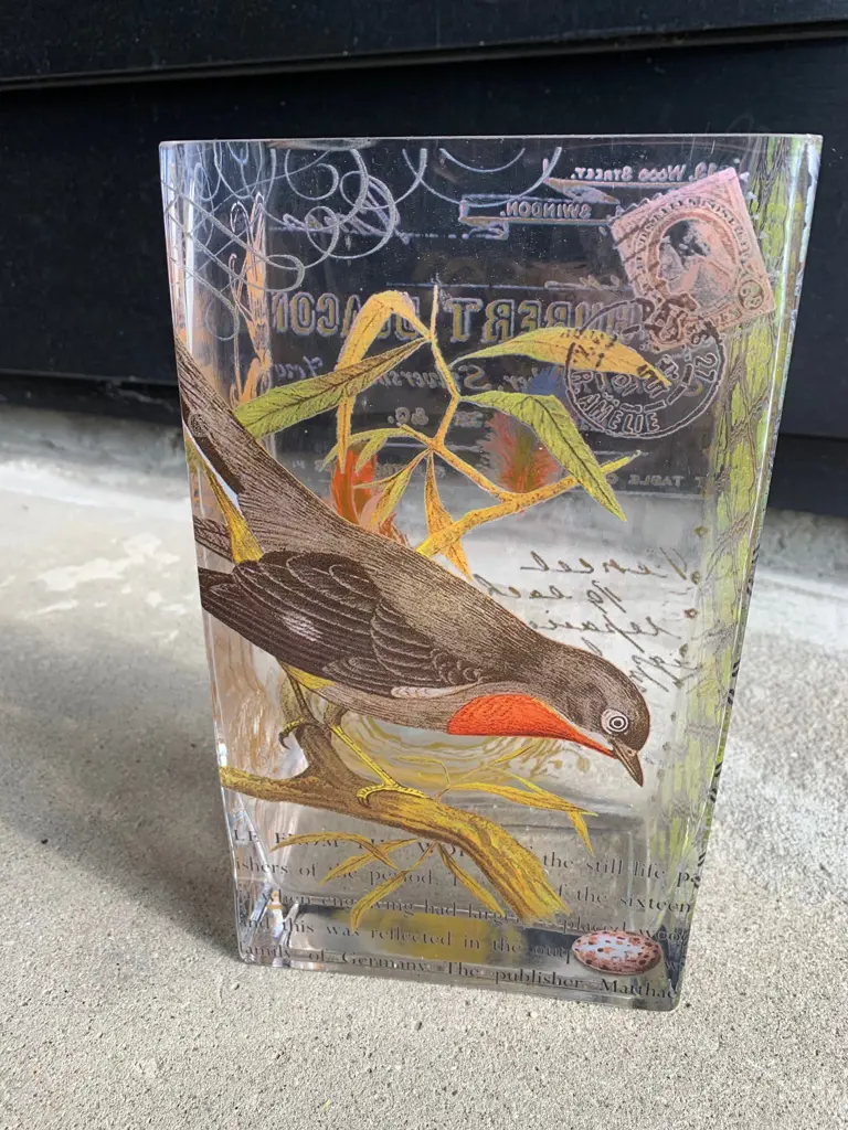 GLASS VASE WITH TRANSFER MEDIA & SMALL PELIKAN BOX  Image 1++