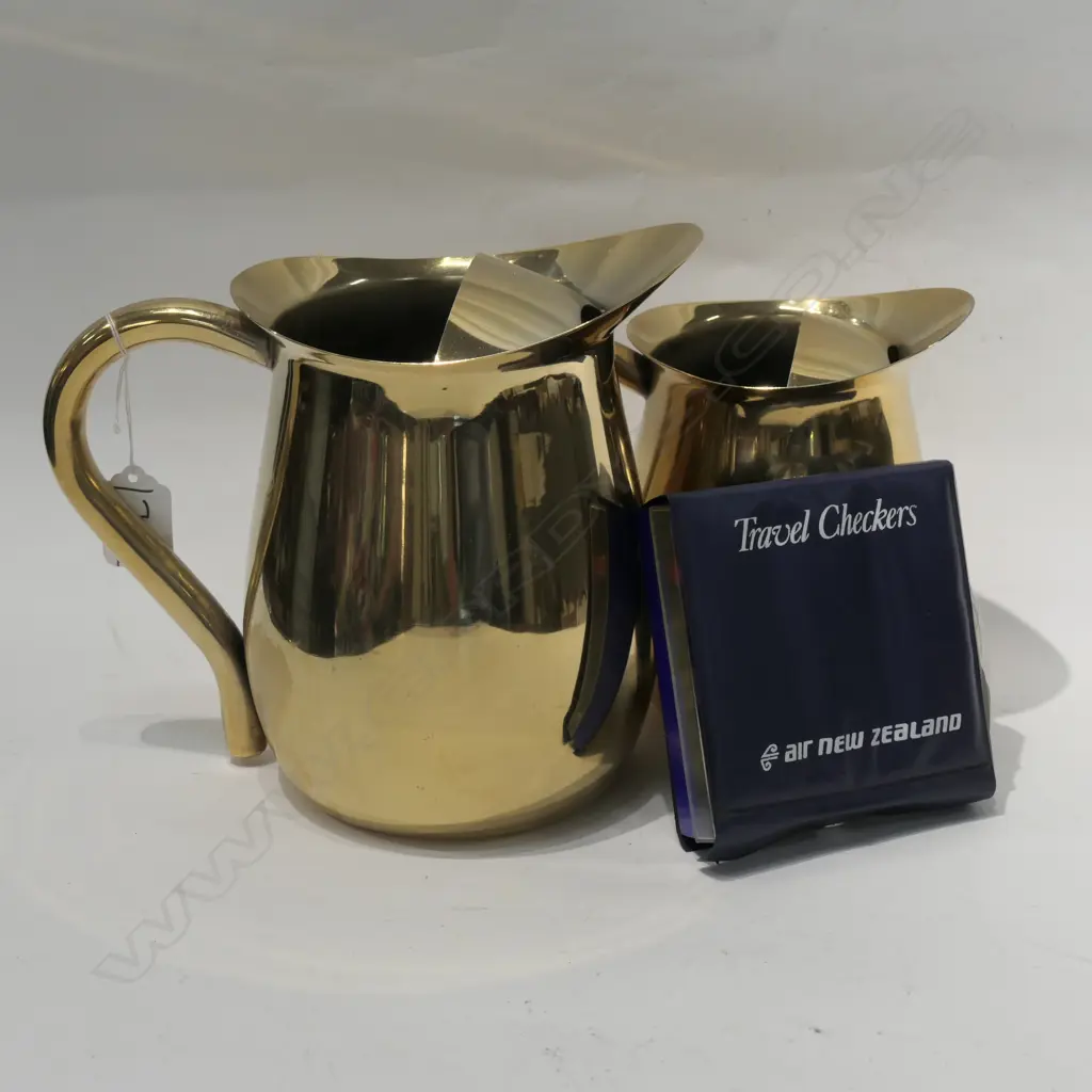 TWO AIR NZ WATER JUGS AND SET OF TRAVELLING CHECKERS Image 1++