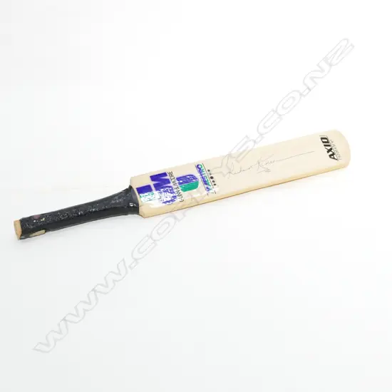 RICHARD HADLEE SIGNED AUTOGRAPH CRICKET BAT