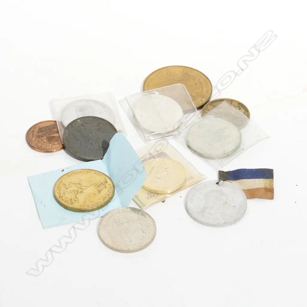 ASSORT. SOUVENIR MEDALS ETC Image 1++