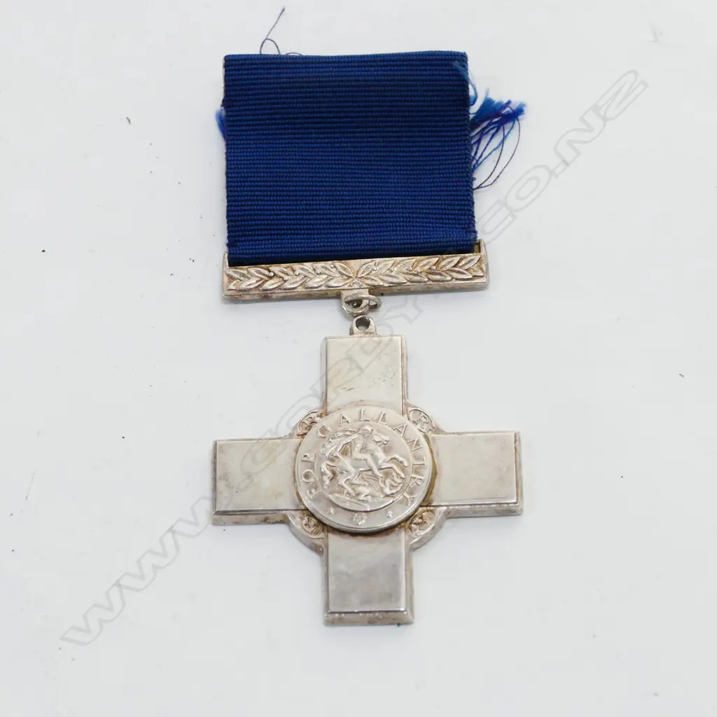 QUEEN'S GALLANTRY MEDAL  Image 1++