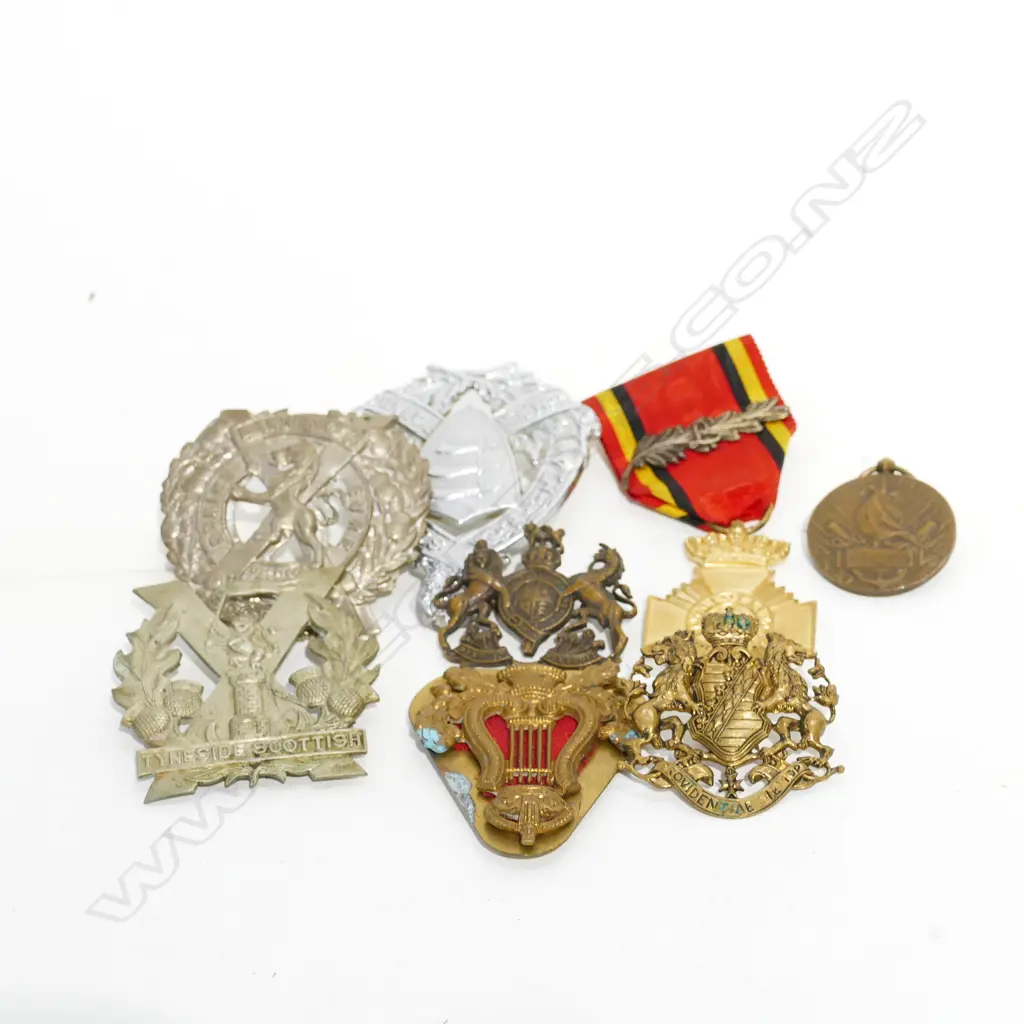 ASSORTED U.K MEDALS ETC Image 1++