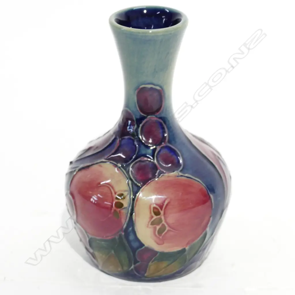 MOORCROFT MODERN VASE BIRD & FRUIT PATTERN H. 105MM Image 1++