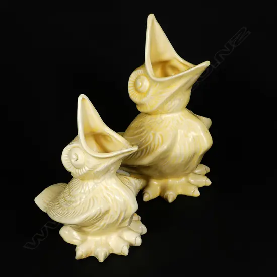 PAIR OF RARE WADEHEATH BABY BIRDS (SMALL & LARGE SIZES)