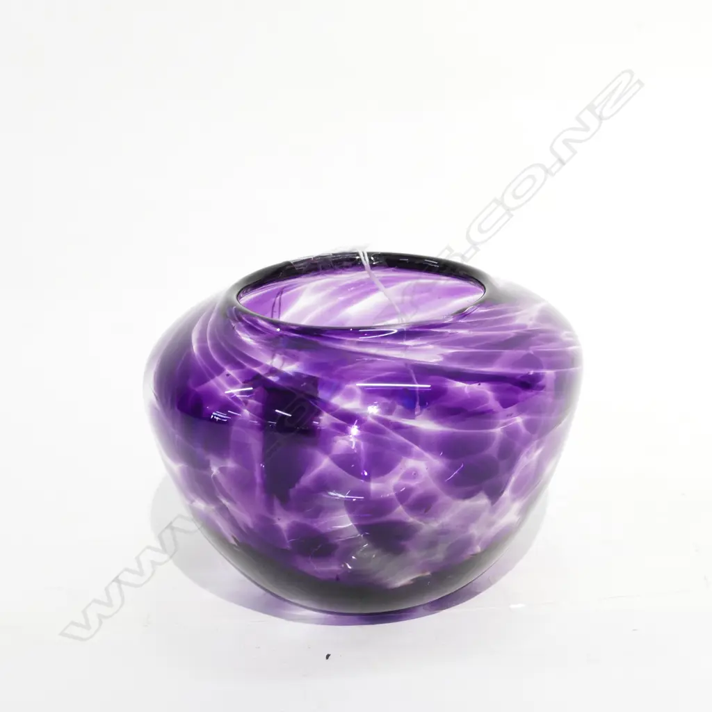 CLAIRE BELL VASE (NASH STUDIO) SIGNED  Image 1++