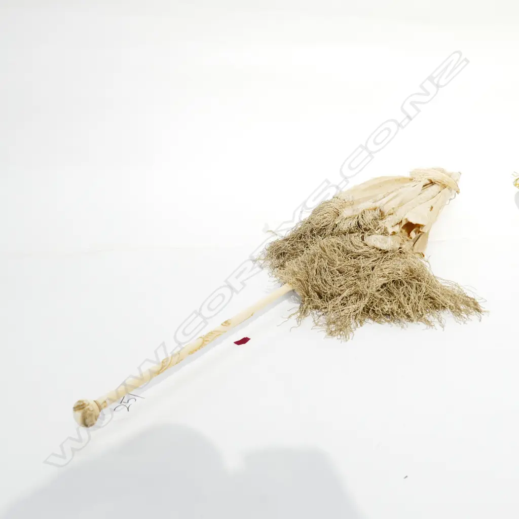 VICTORIAN IVORY PARASOL AF 650MM L Image 1++