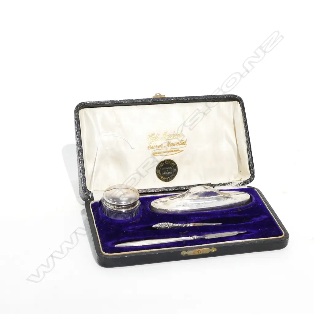 SILVER MANICURE SET IN BOX BIRMINGHAM 1917 Image 1++