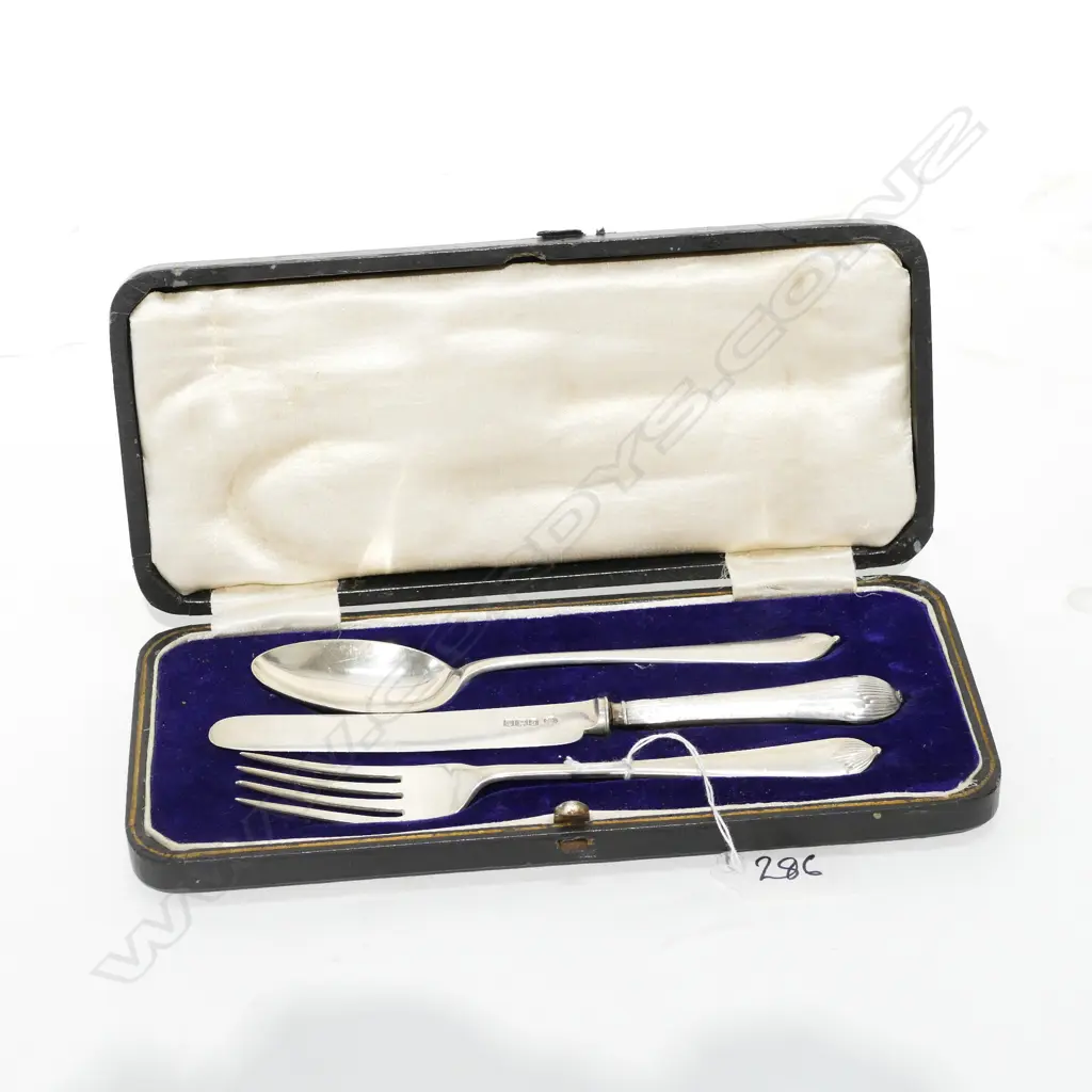 S/S CHILDS 3 PC CUTLERY SET IN BOX SHEFFIELD 1918 Image 1++