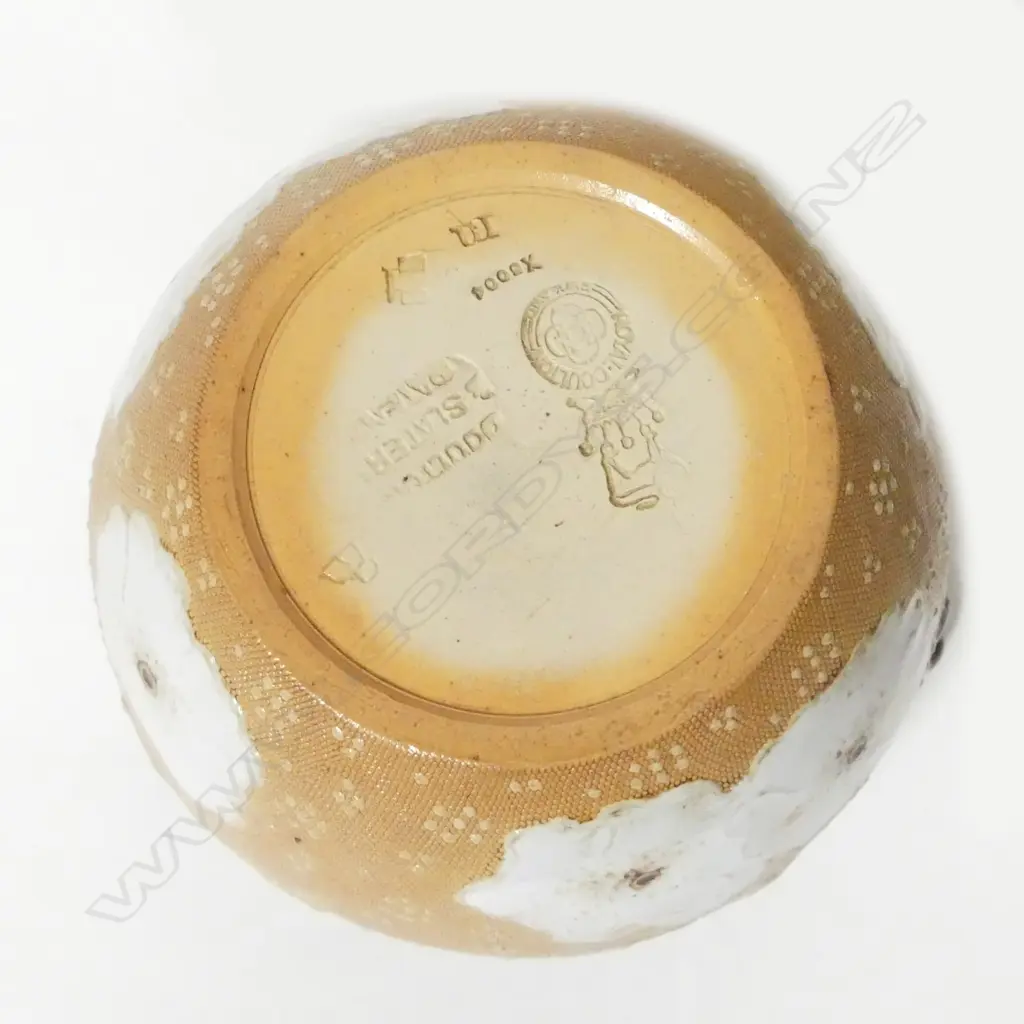 A Royal Doulton Slater's three-piece tea set Image 1++