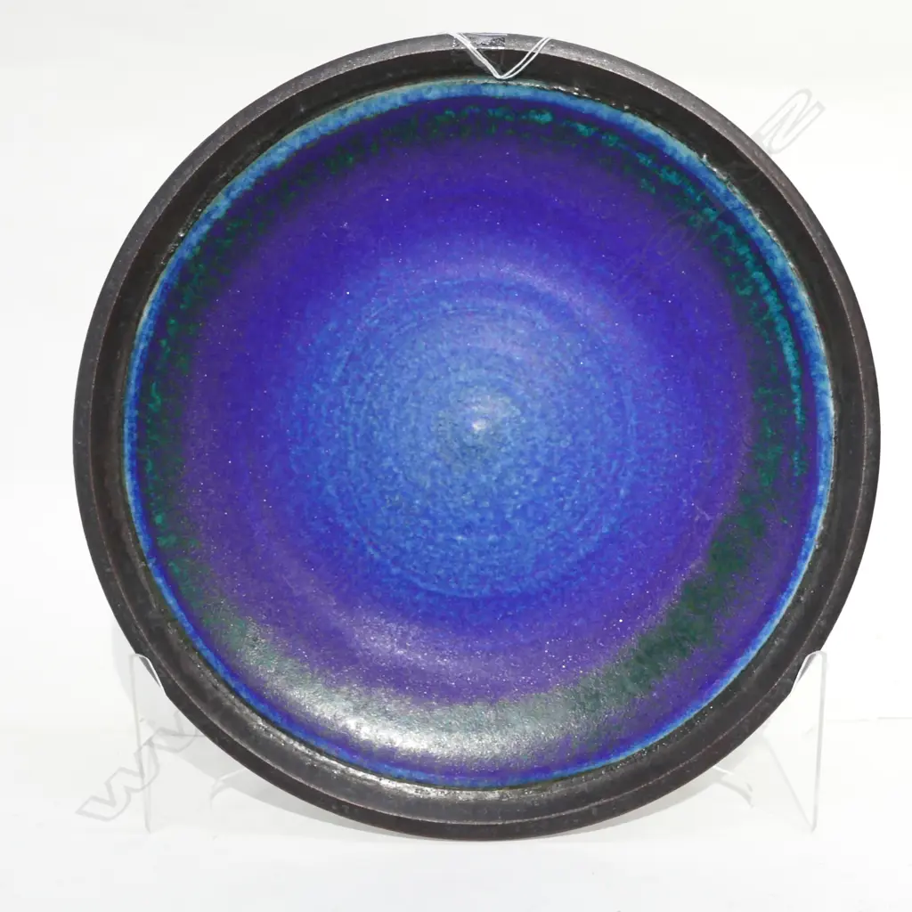 GRAEME STORM POTTERY PLATE BLUE  Image 1++