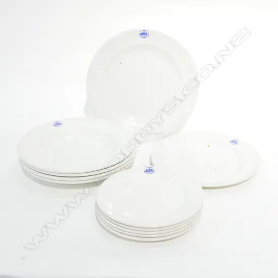 HOTEL CRESTED CHINA PLATES 'NZB' EX DUKE OF MARLBOROUGH