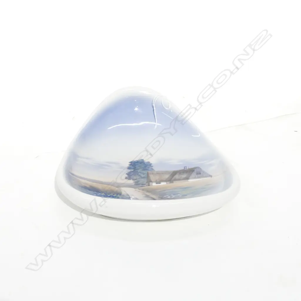 ROYAL COPENHAGEN DISH THATCHED RURAL HOUSE Image 1++
