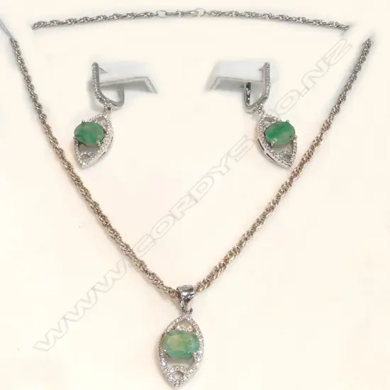 SILVER AND JADE CASED NECKLACE AND EARINGS