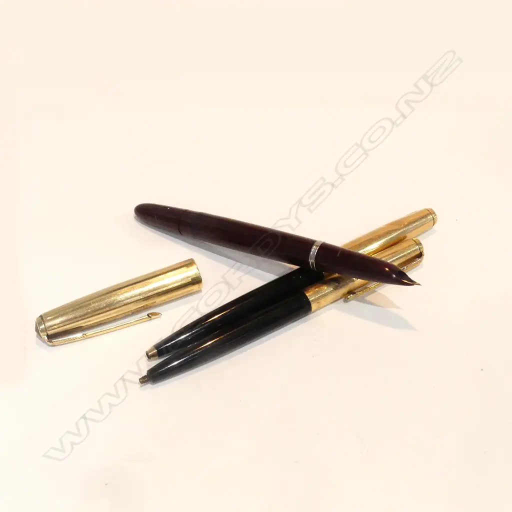 3 R/GOLD PARKER PENS FOUNTAIN PEN + 2 Image 1++