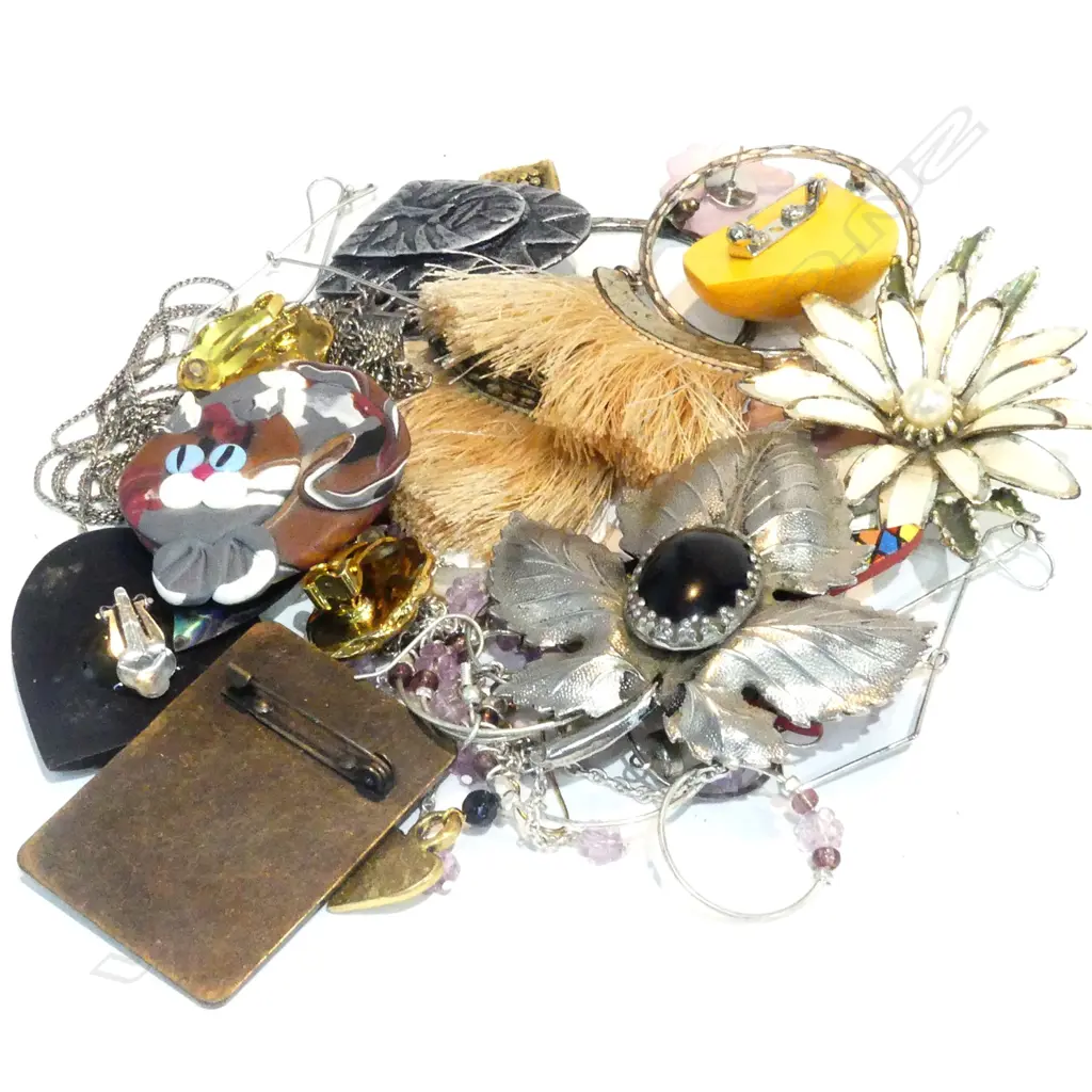 LOT OF SILVER COSTUME ITEMS Image 1++