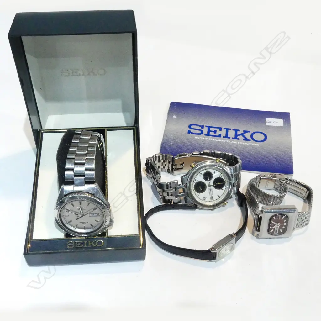 4 SEIKO VINTAGE  WRIST WATCHES 1 BOXED Image 1++