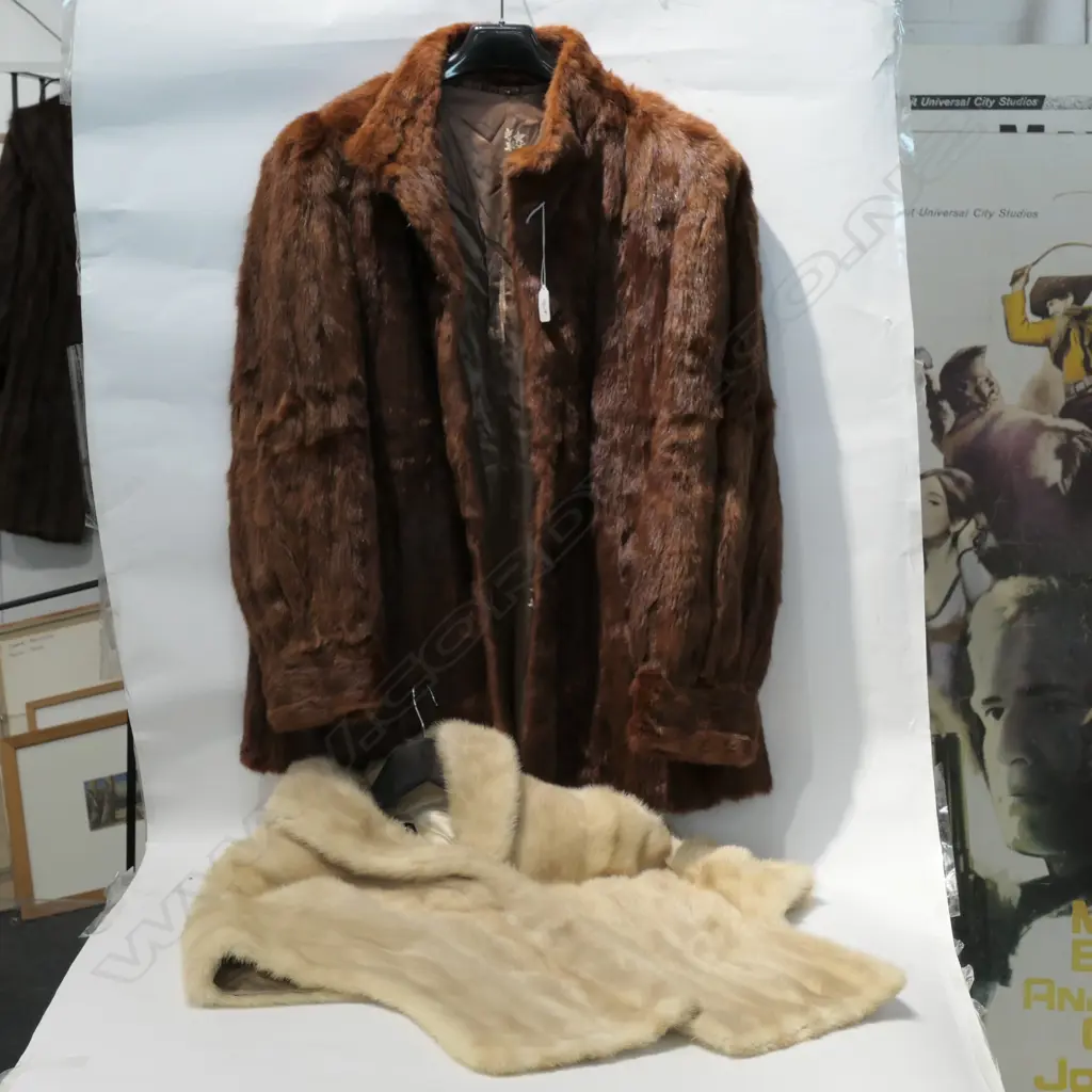 MINK STOLE AND A FUR JACKET Image 1++