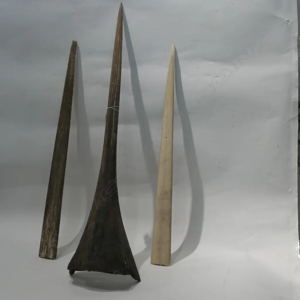 3 FISH BILLS - LARGEST H. 670 Image 1++