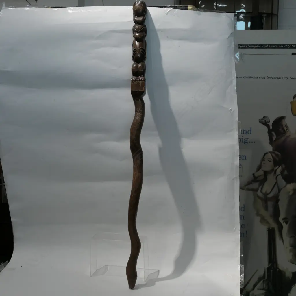 MAORI CARVED SOUVENIR WALKING STICK Image 1++