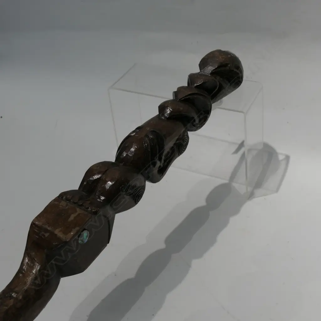 MAORI CARVED SOUVENIR WALKING STICK Image 1++
