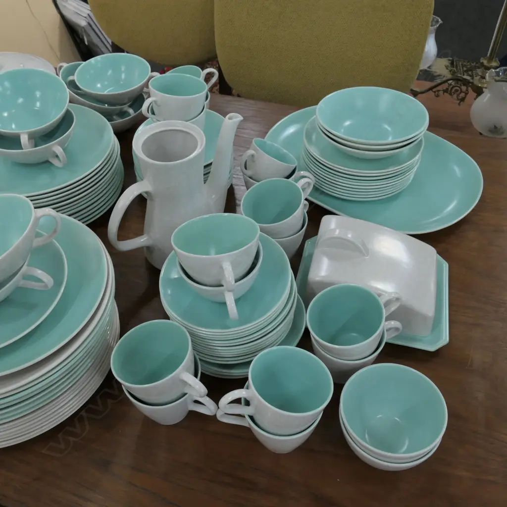 LARGE POOLE 'TWINTONE' DINNER SERVICE Image 1++
