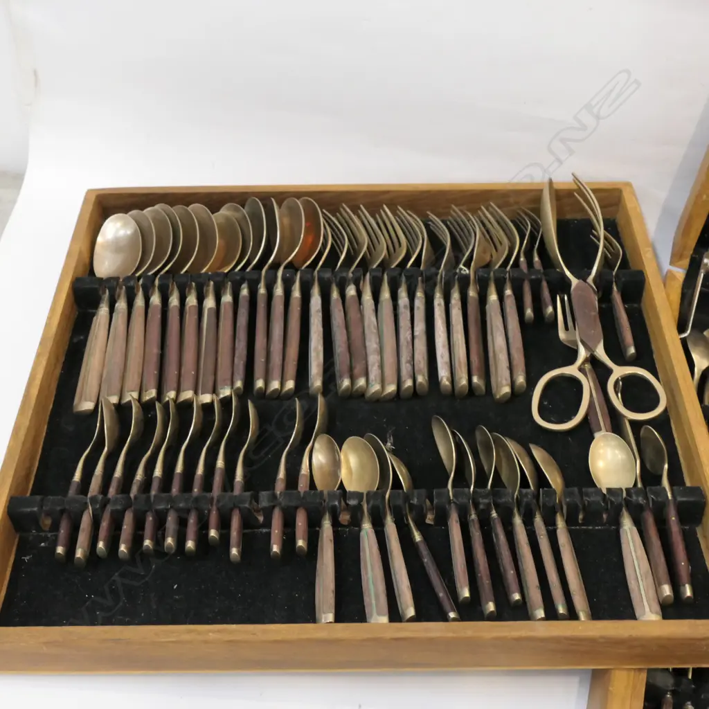 130 PCE RETRO CANTEEN THAI ROSEWOOD AND BRASS CUTLERY Image 1++