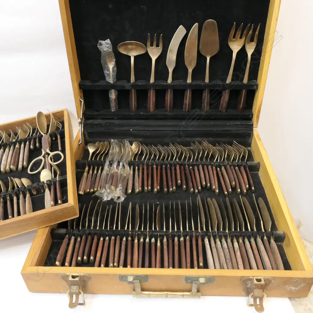 130 PCE RETRO CANTEEN THAI ROSEWOOD AND BRASS CUTLERY Image 1++