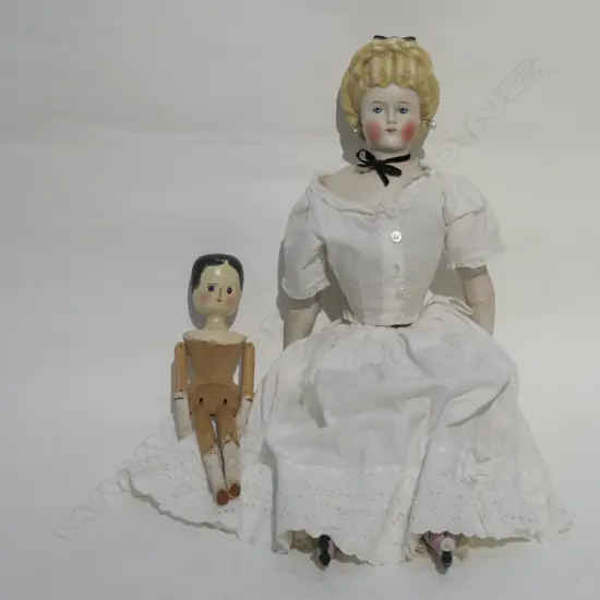 REPRO DOLL AND WOODEN DOLL 580MM L