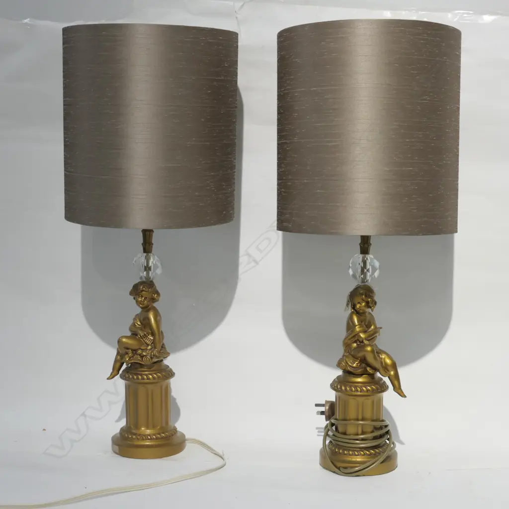 PAIR CLASSICAL STYLE FIGURATIVE LAMPS H 760 WITH SHADE Image 1++