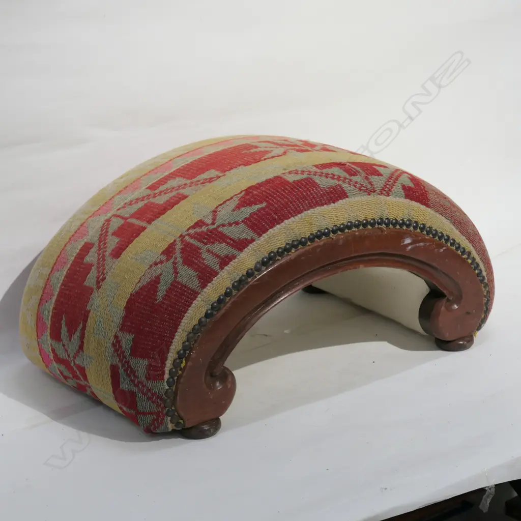 KELIM COVERED FOOT STOOL Image 1++