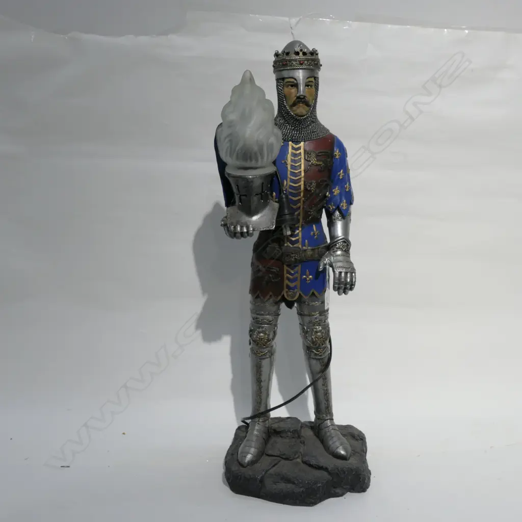 KNIGHT LAMP Image 1++