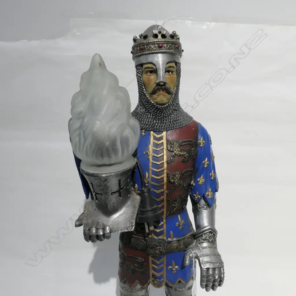 KNIGHT LAMP Image 1++