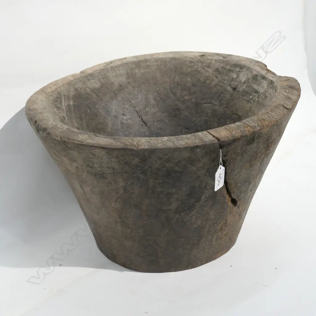 LARGE CARVED TRIBAL BOWL W. 435MM Image 1++